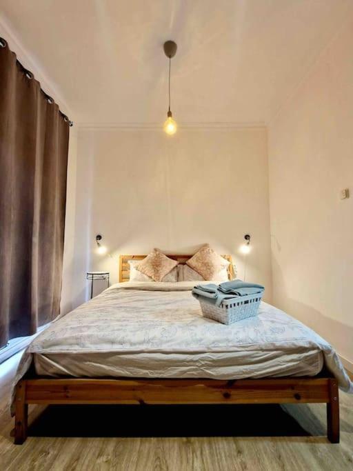 Appartamento Loft Nearby Sagrada Familia Barcellona Esterno foto