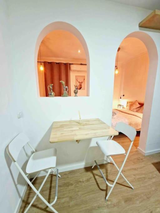 Appartamento Loft Nearby Sagrada Familia Barcellona Esterno foto