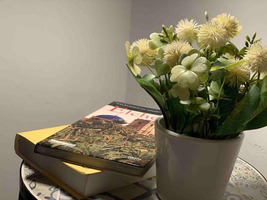 Appartamento Loft Nearby Sagrada Familia Barcellona Esterno foto