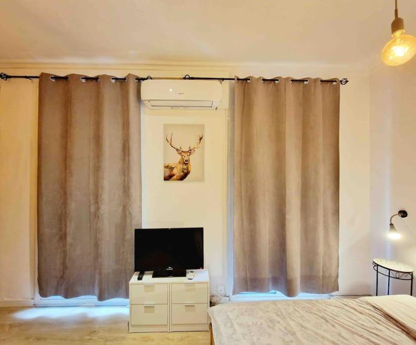 Appartamento Loft Nearby Sagrada Familia Barcellona Esterno foto