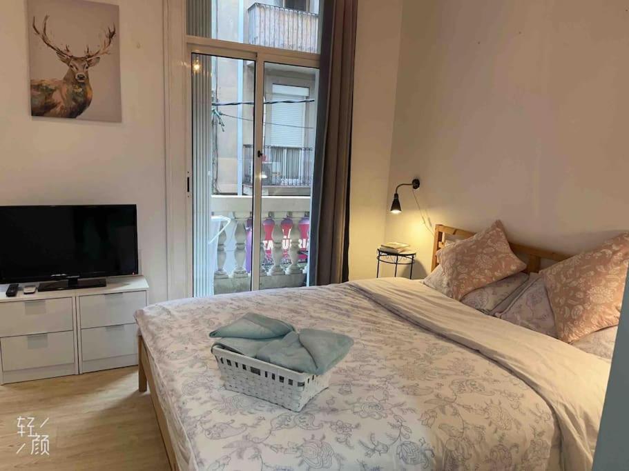 Appartamento Loft Nearby Sagrada Familia Barcellona Esterno foto