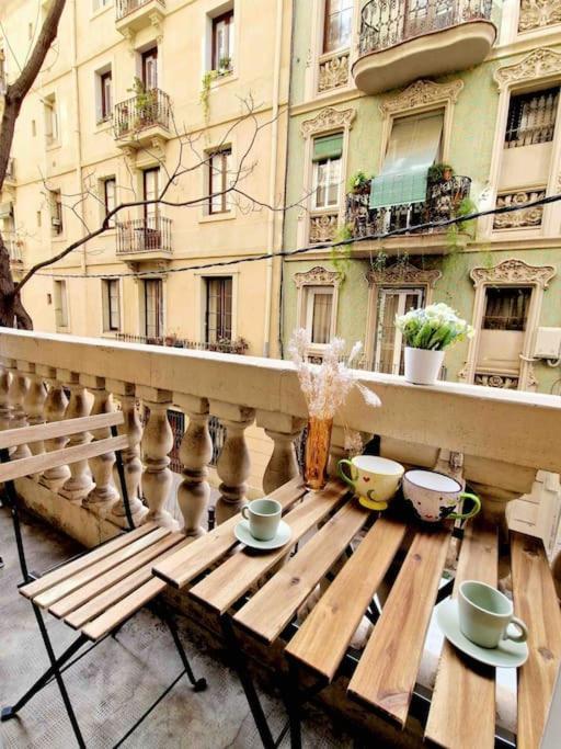 Appartamento Loft Nearby Sagrada Familia Barcellona Esterno foto