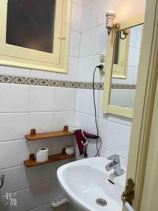 Appartamento Loft Nearby Sagrada Familia Barcellona Esterno foto